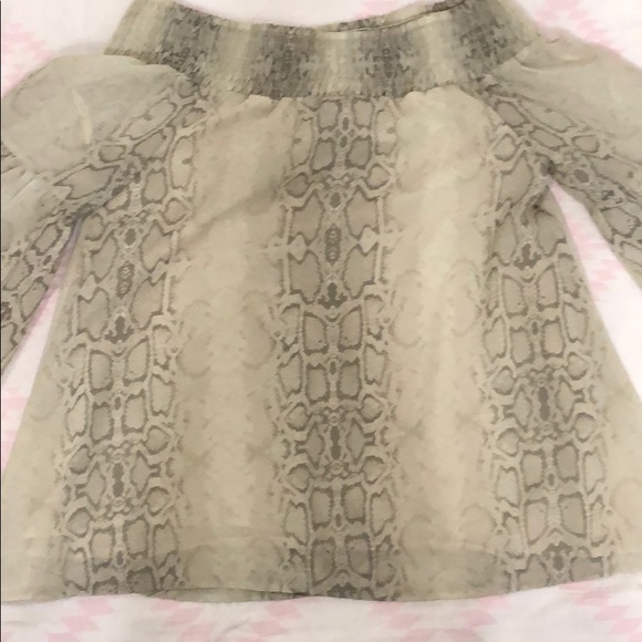 ❤️HOST PIC❤️Judith March off shoulder blouse - Picture 6 of 8